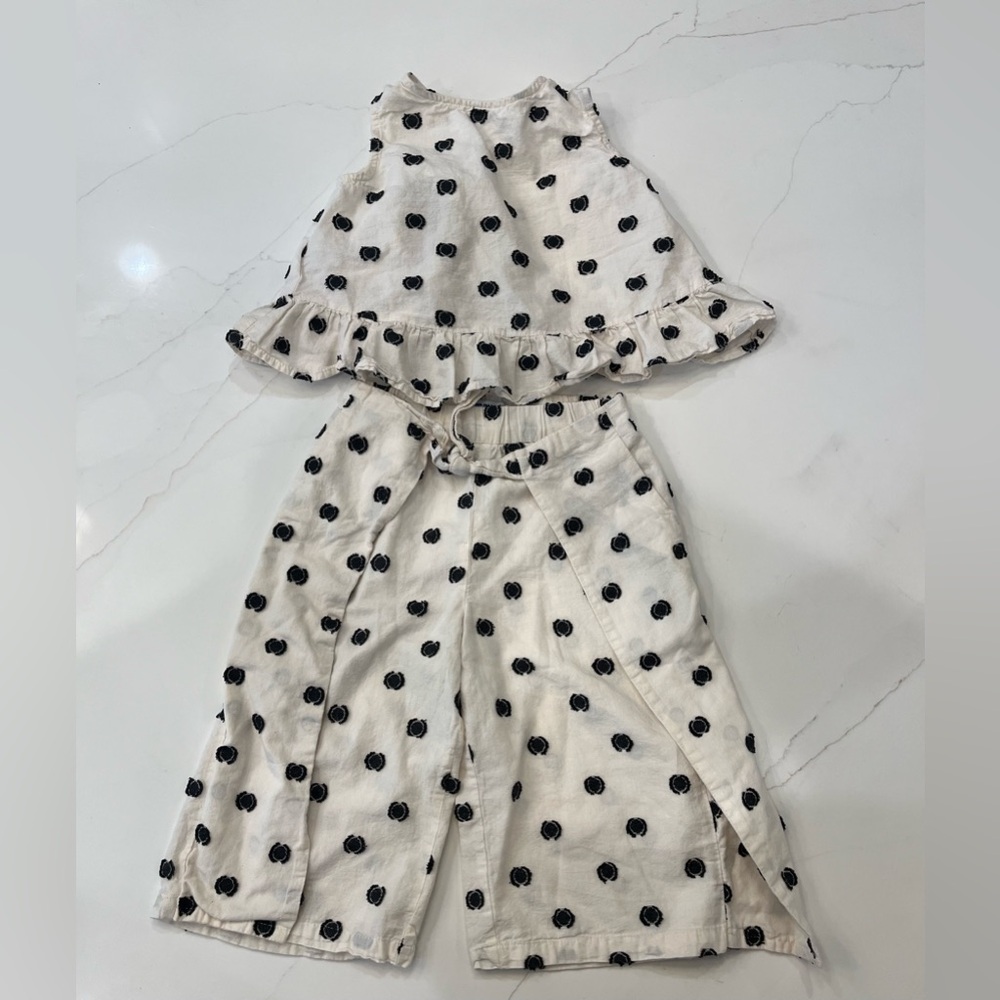 Mayoral Girls 2-piece Polka Dot Set in Size 5